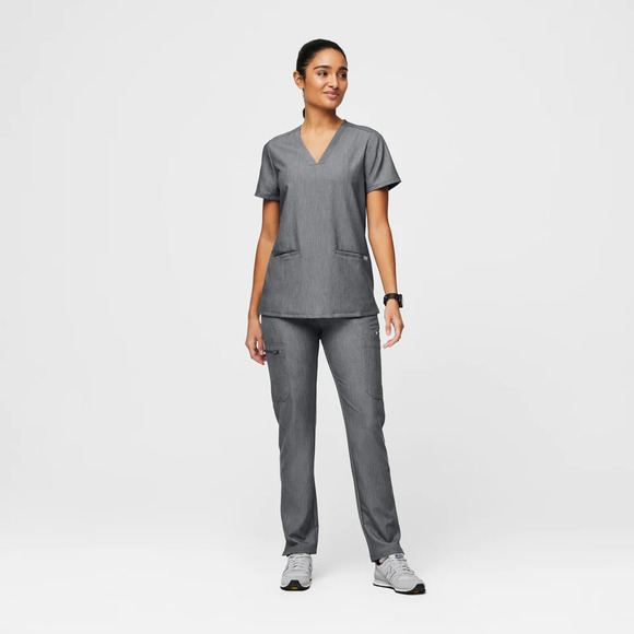 FIGS Casma Three-Pocket V-Neck Short Sleeve Classic Scrub Top Graphite Gray S - Picture 3 of 11